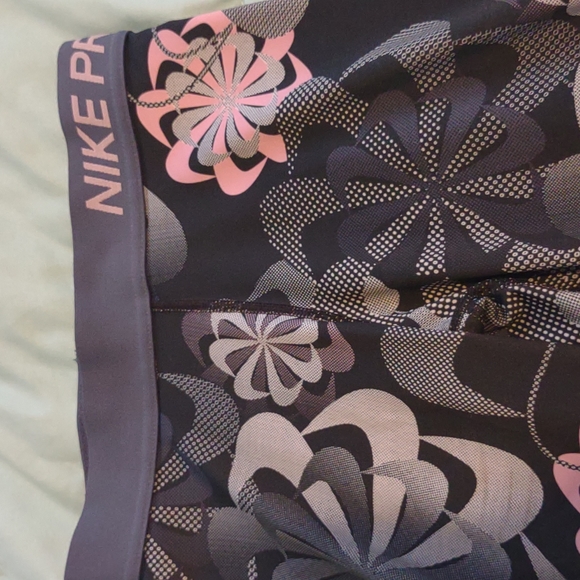 Girls Nike Dri-fit Leggings Size small - Picture 3 of 5